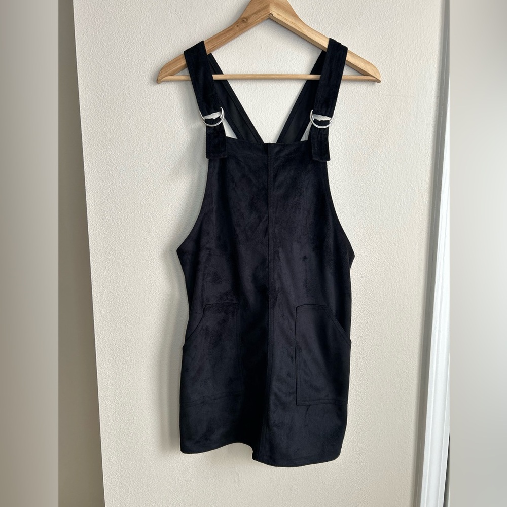 Primark Sleeveless Overalls Dress Black Velvet Pockets  Adjustable Strap Size 6